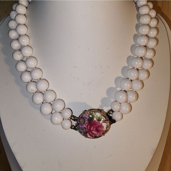 Vintage Japan 2 Strand White Faux Pearl Necklace 16" Excellent Condition - Picture 4 of 10